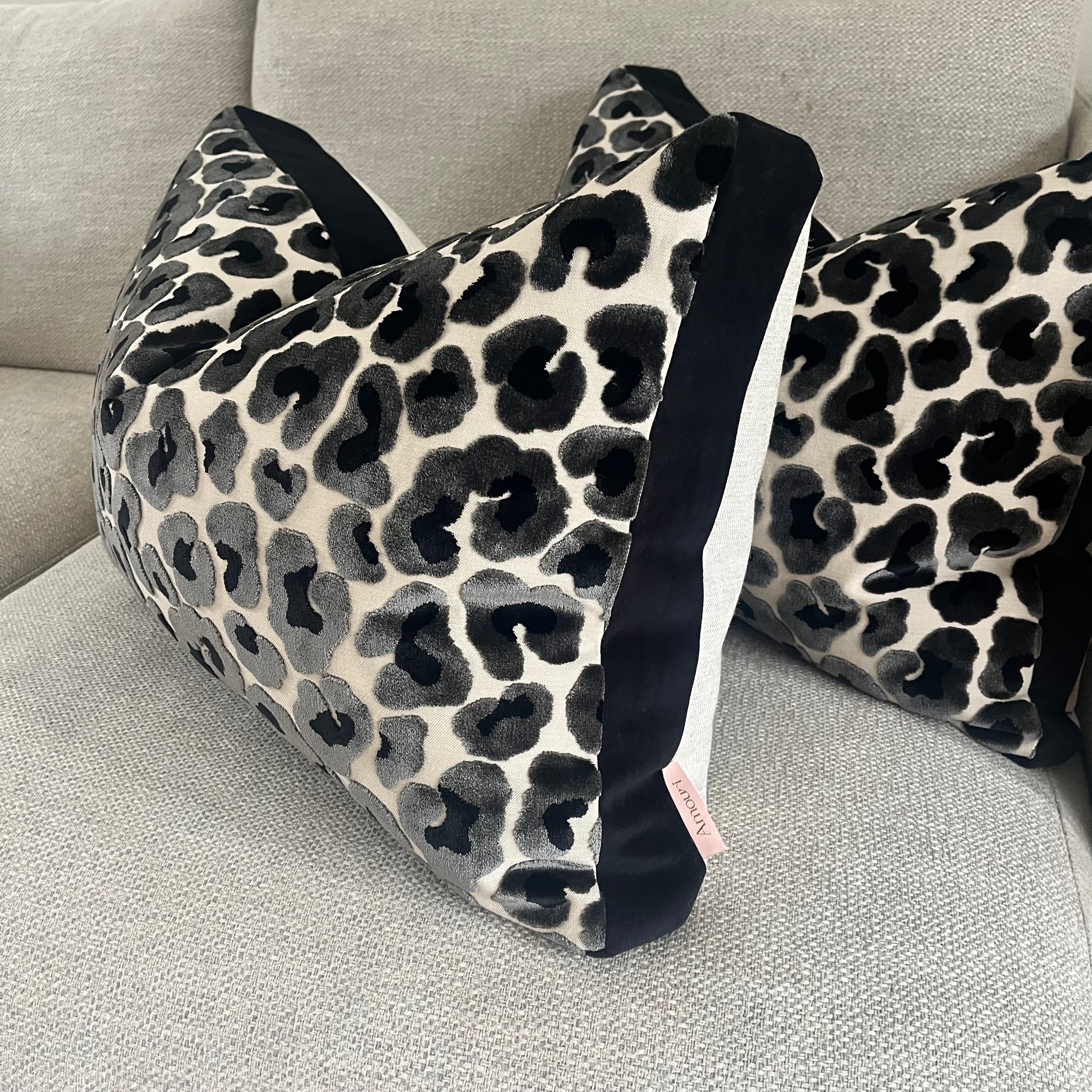 Zuri Rectangle Gusset